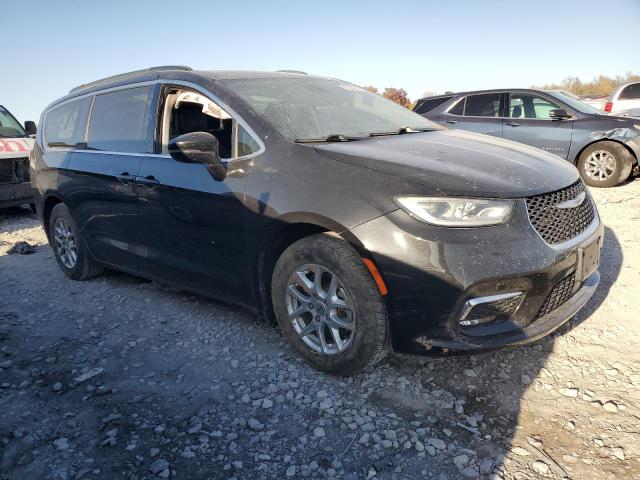 Chrysler Pacifica Touring L Image 4