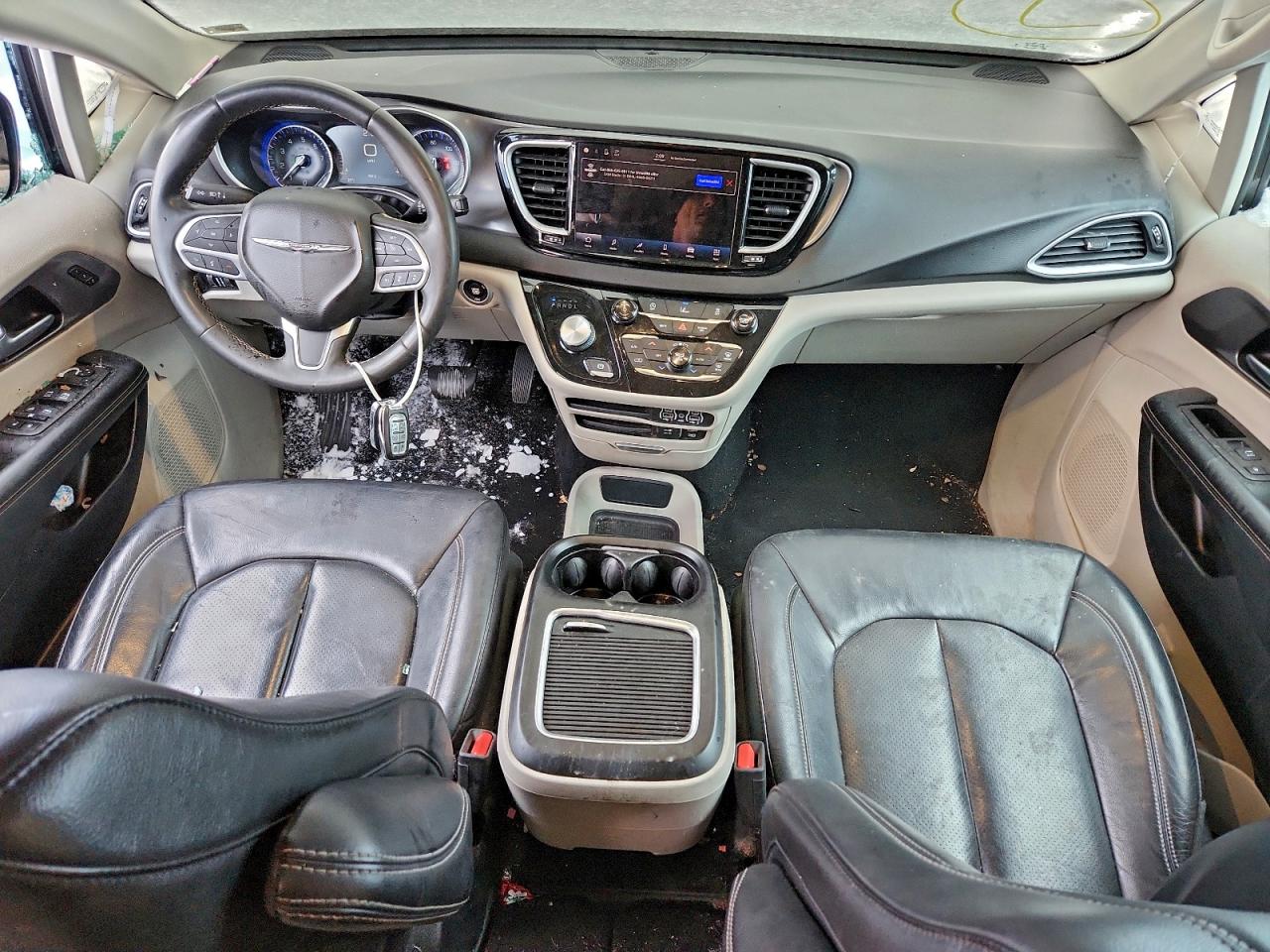 Chrysler Pacifica Touring L Image 7