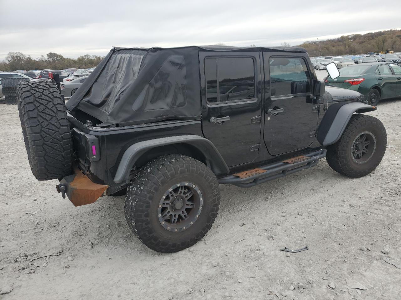 Jeep Wrangler Sahara Image 2
