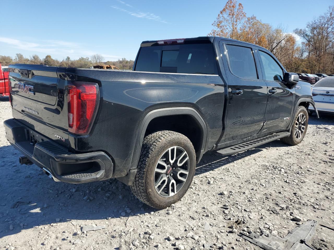 GMC Sierra K1500 At4 Image 2