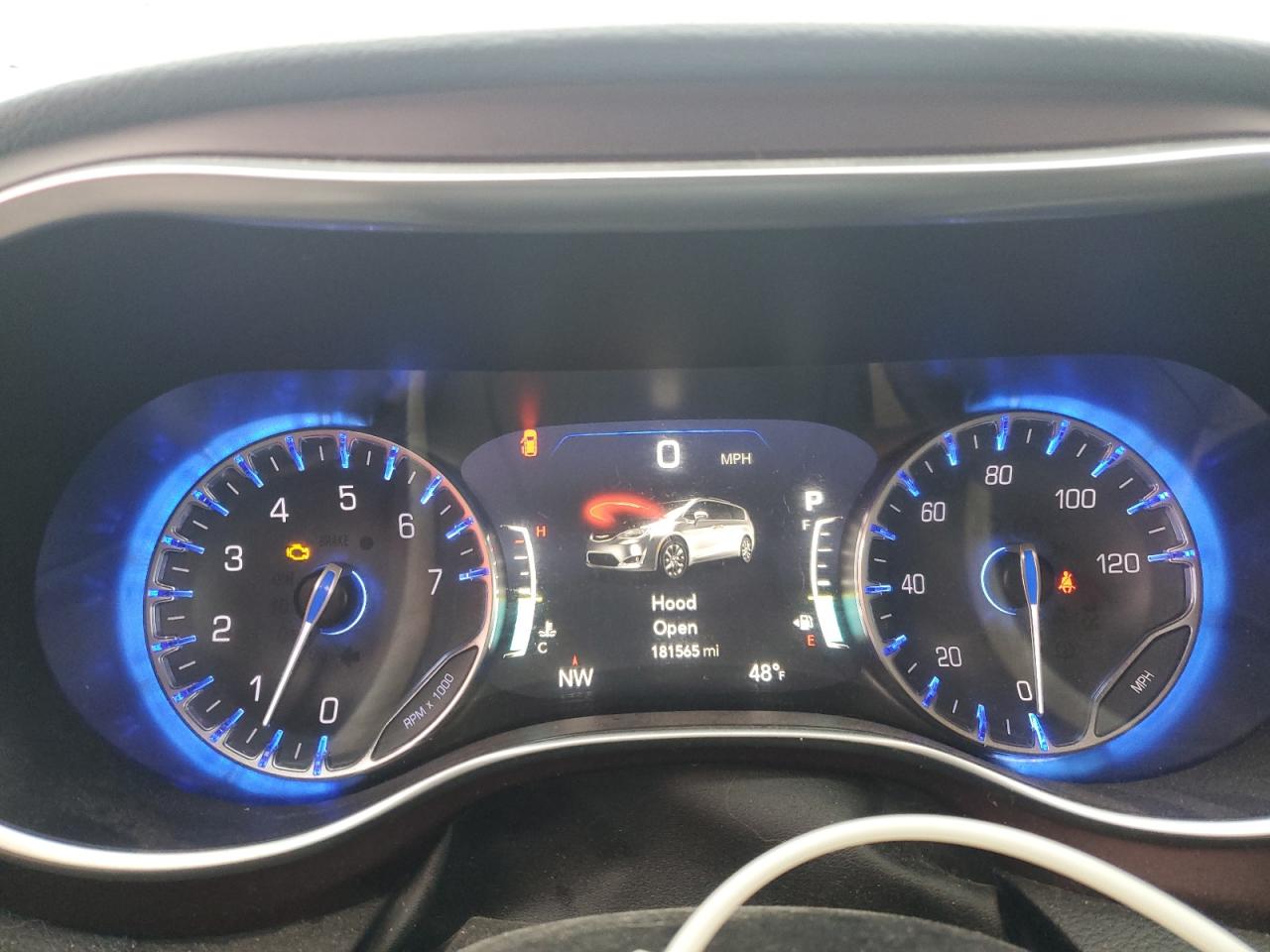 Chrysler Pacifica Limited Image 5