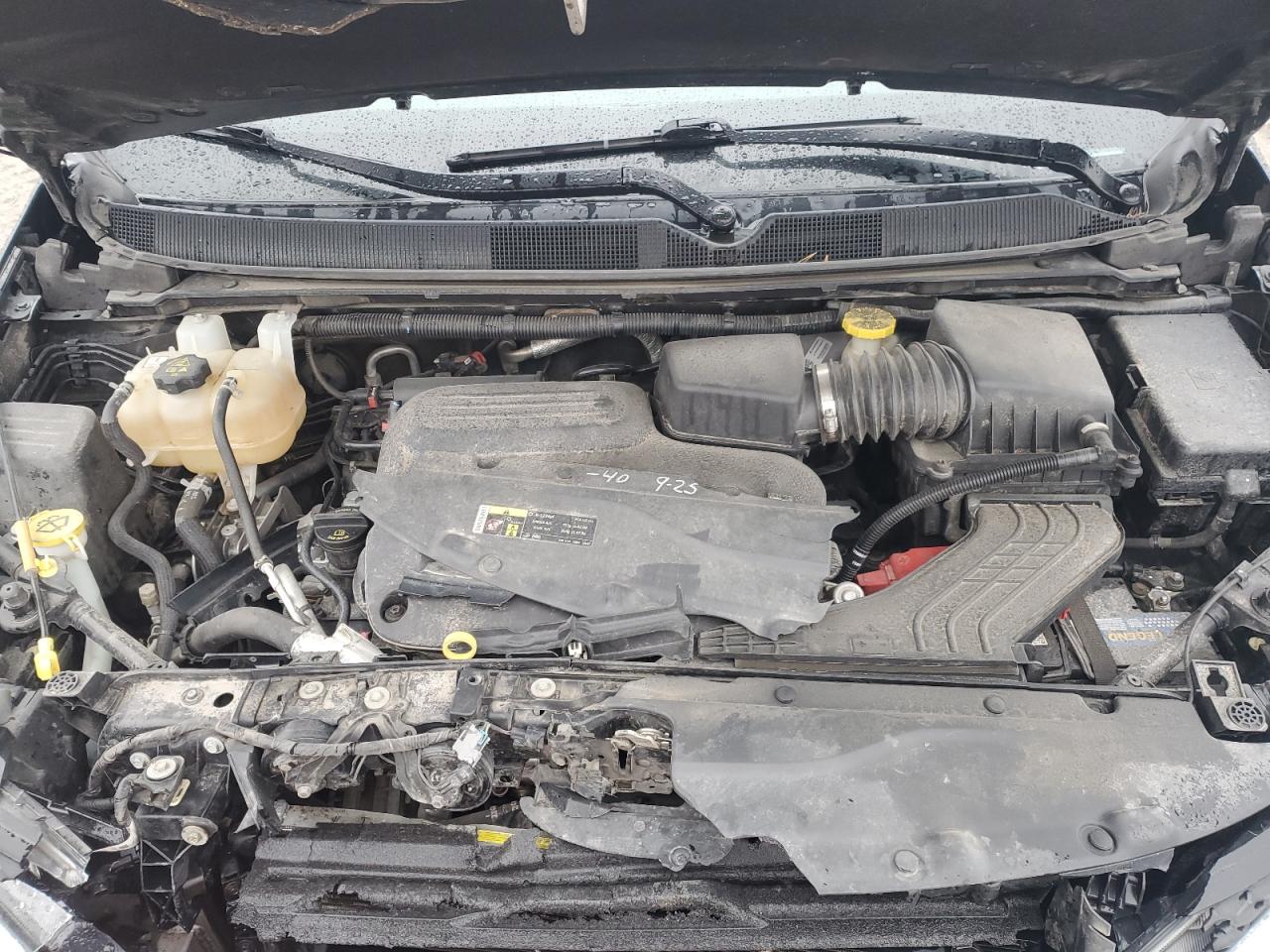 Chrysler Pacifica Limited Image 8