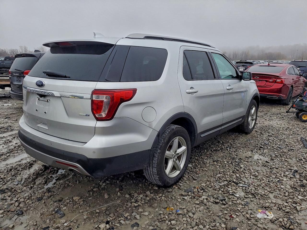 Ford Explorer Xlt Image 6