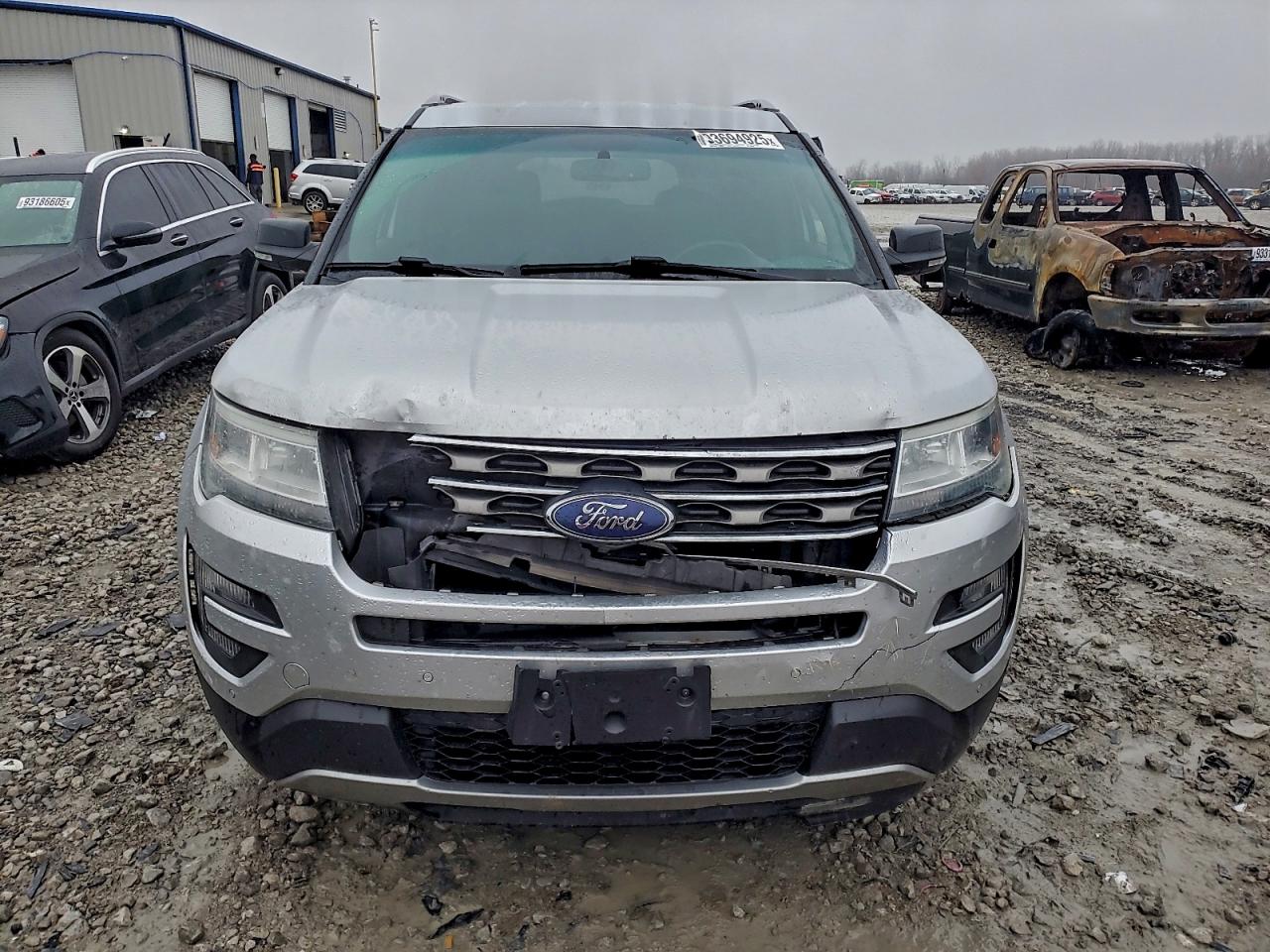 Ford Explorer Xlt Image 12