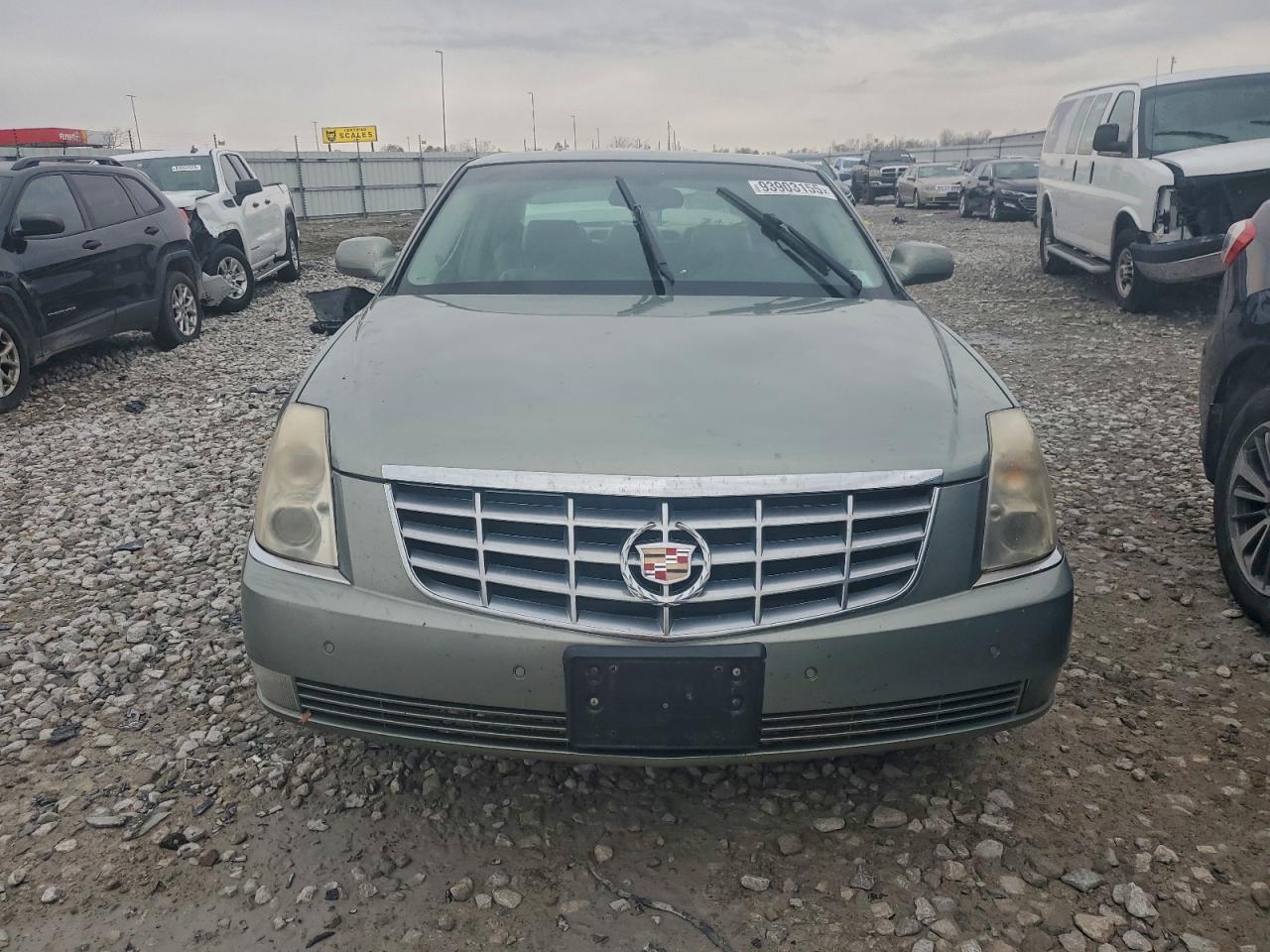 Cadillac DTS Image 5