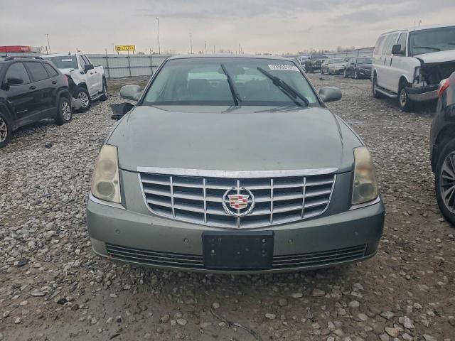 Cadillac DTS Image 5