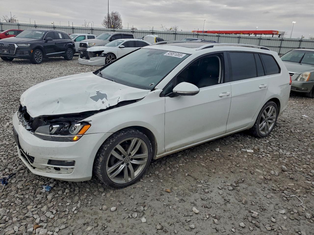 Volkswagen Golf Tdi S Image 1