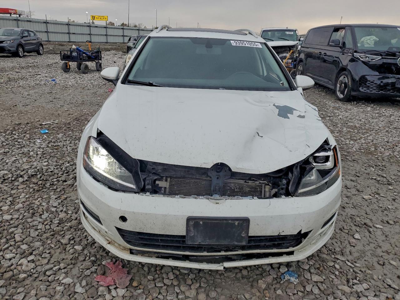 Volkswagen Golf Tdi S Image 4