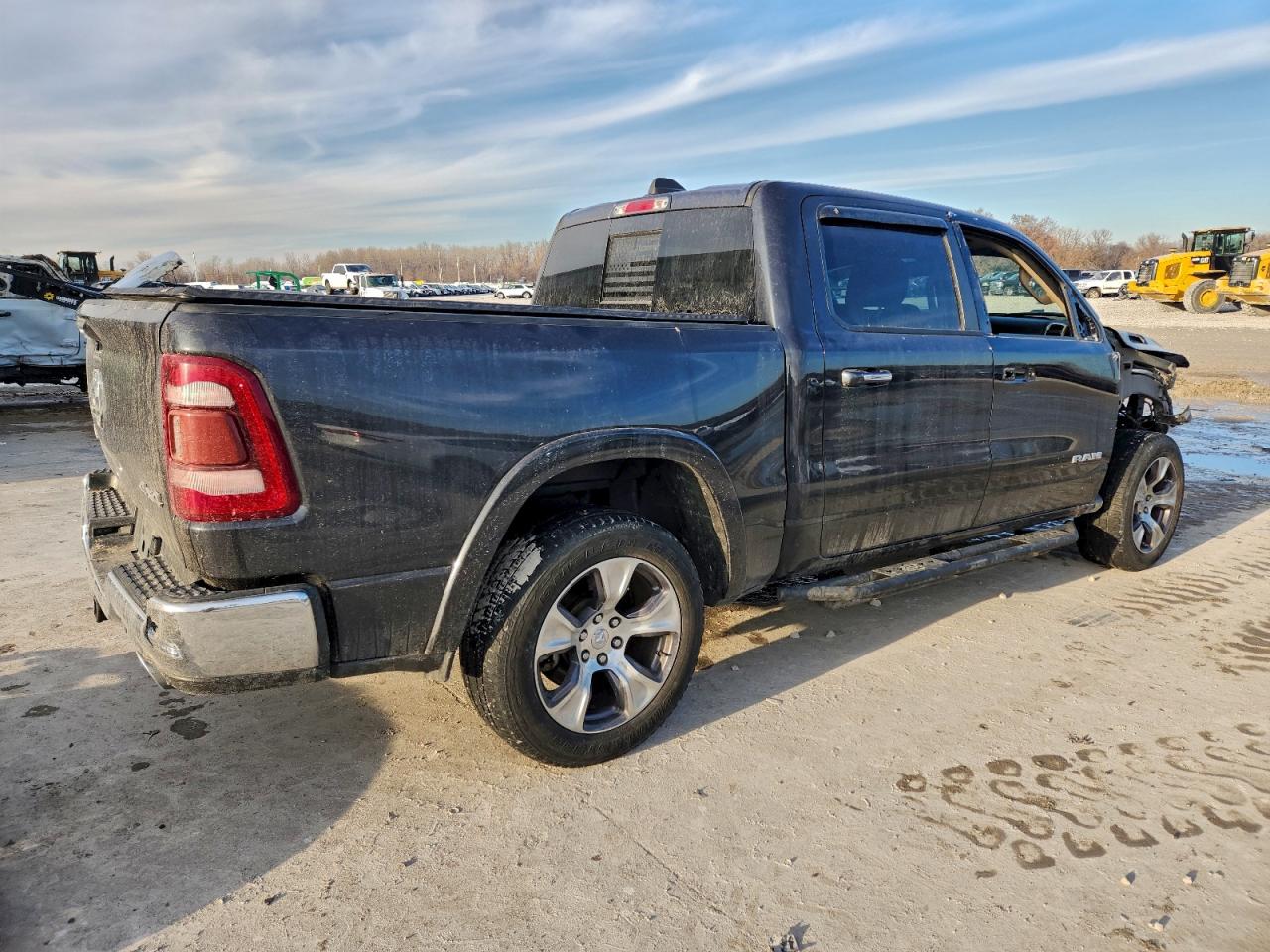 Ram 1500 Laramie Image 4