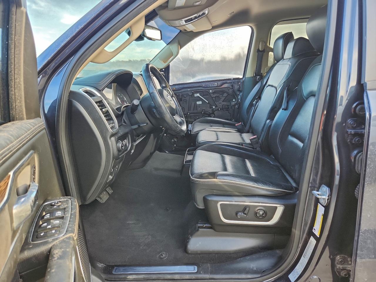 Ram 1500 Laramie Image 5