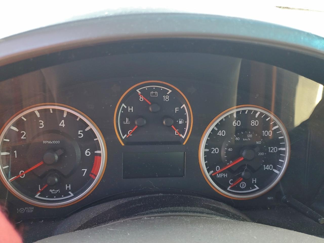 Nissan Titan Xe Image 6