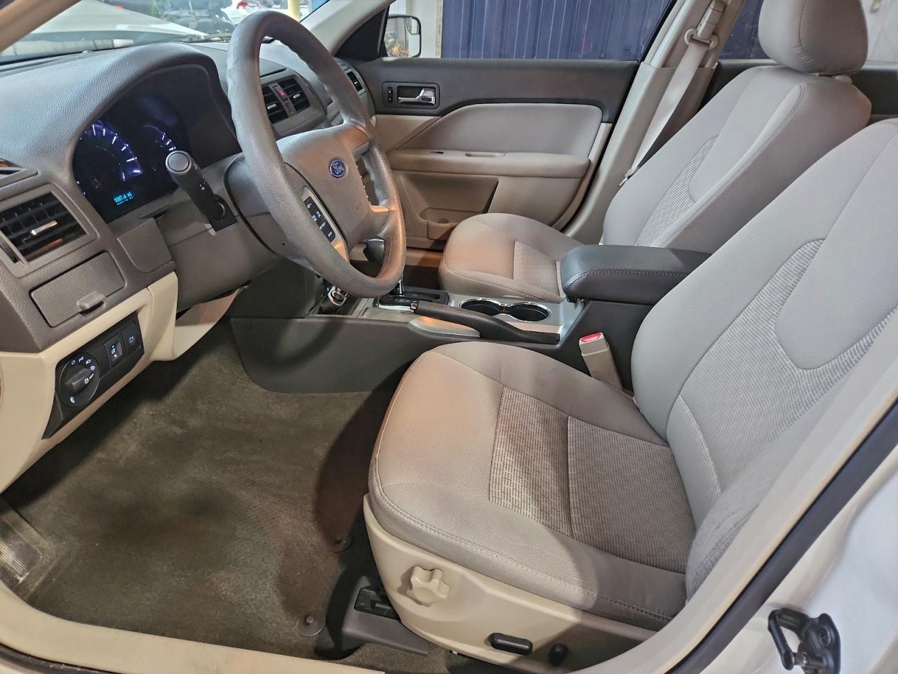 Ford Fusion Se Image 6