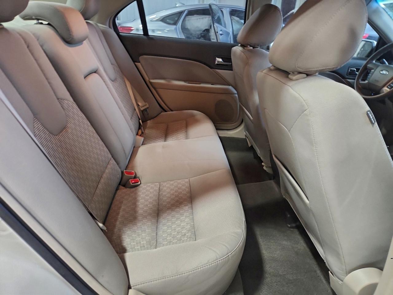 Ford Fusion Se Image 10