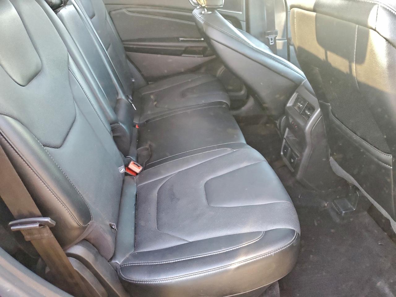 Ford Edge Titanium Image 10