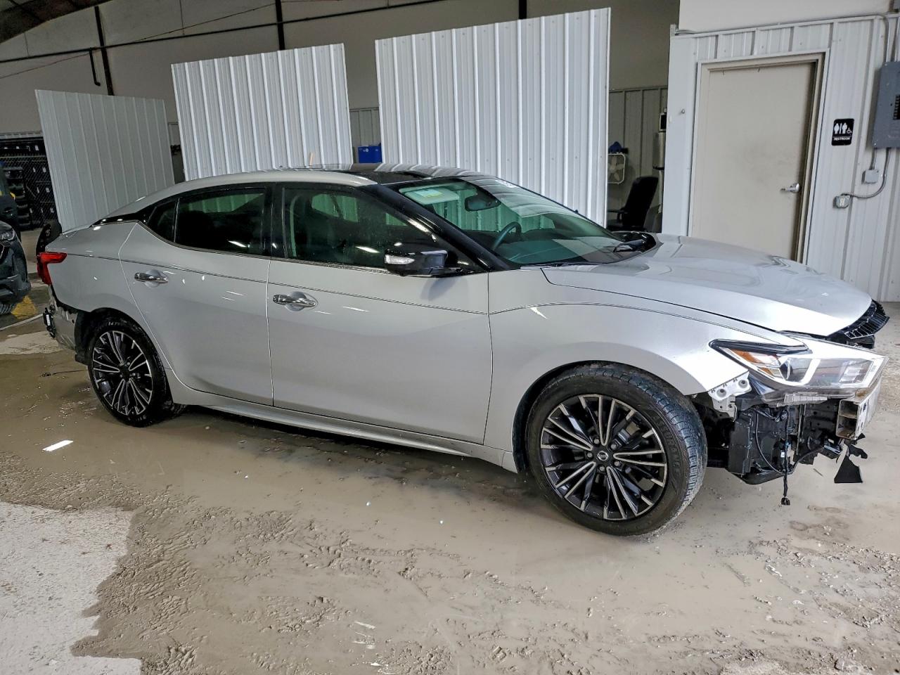 Nissan Maxima 3.5s Image 2