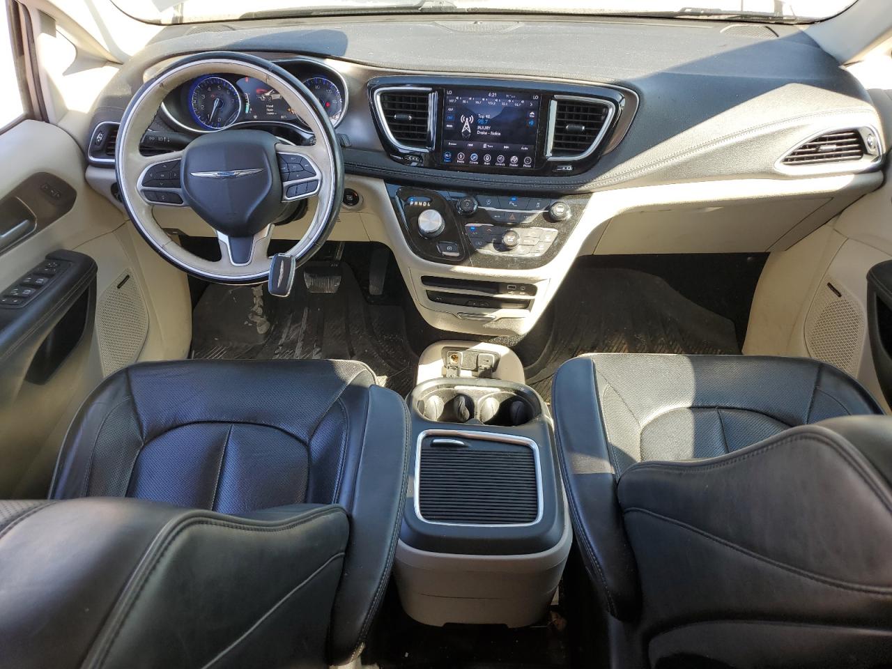 Chrysler Pacifica Limited Image 9