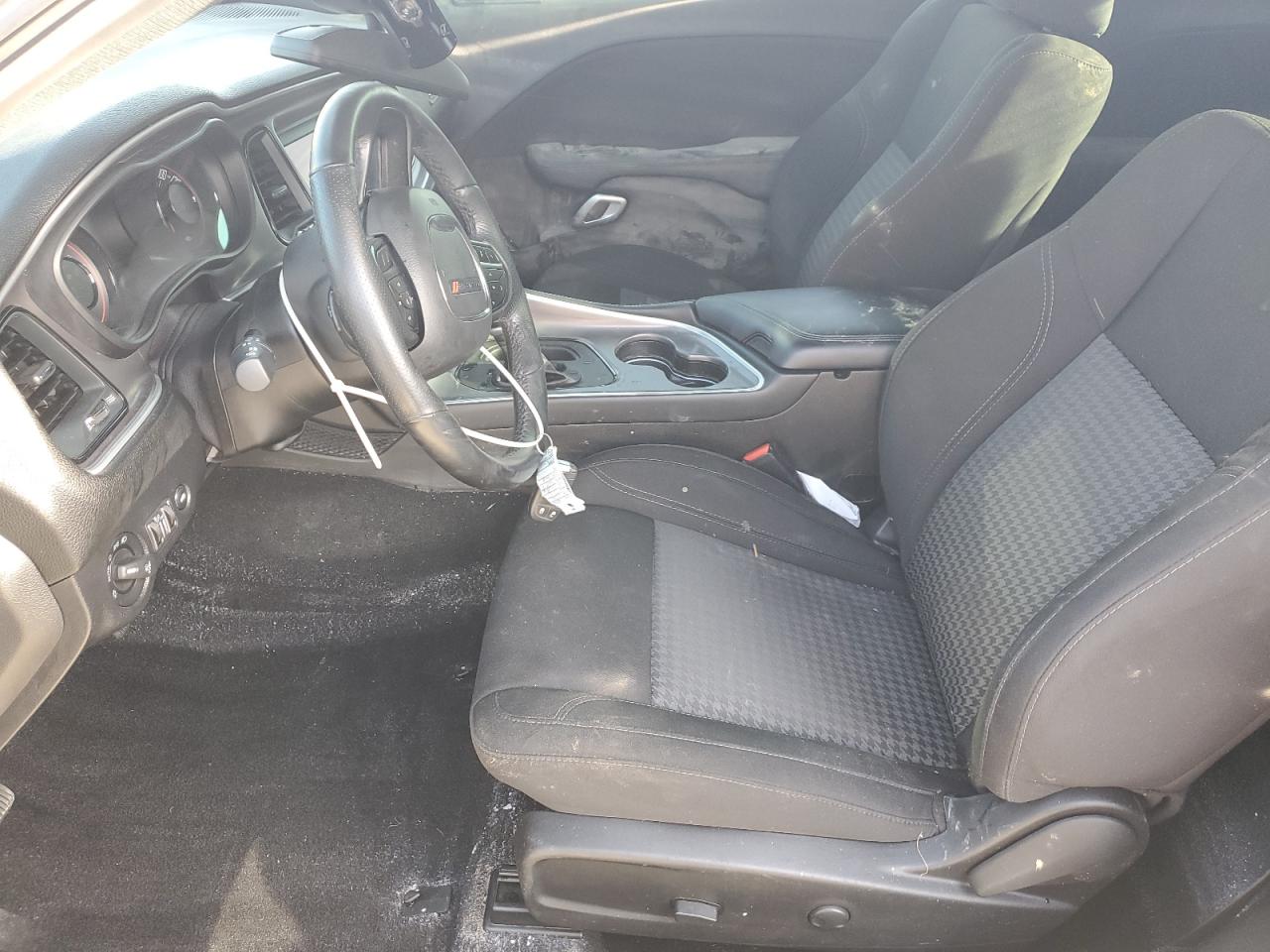 Dodge Challenger Sxt Image 3