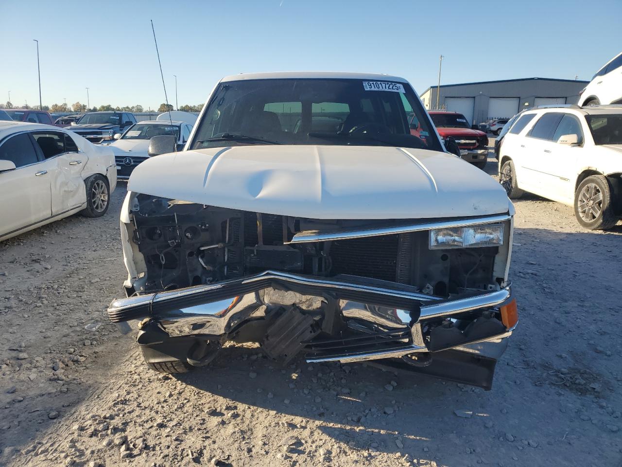 Chevrolet Suburban K1500 Image 12