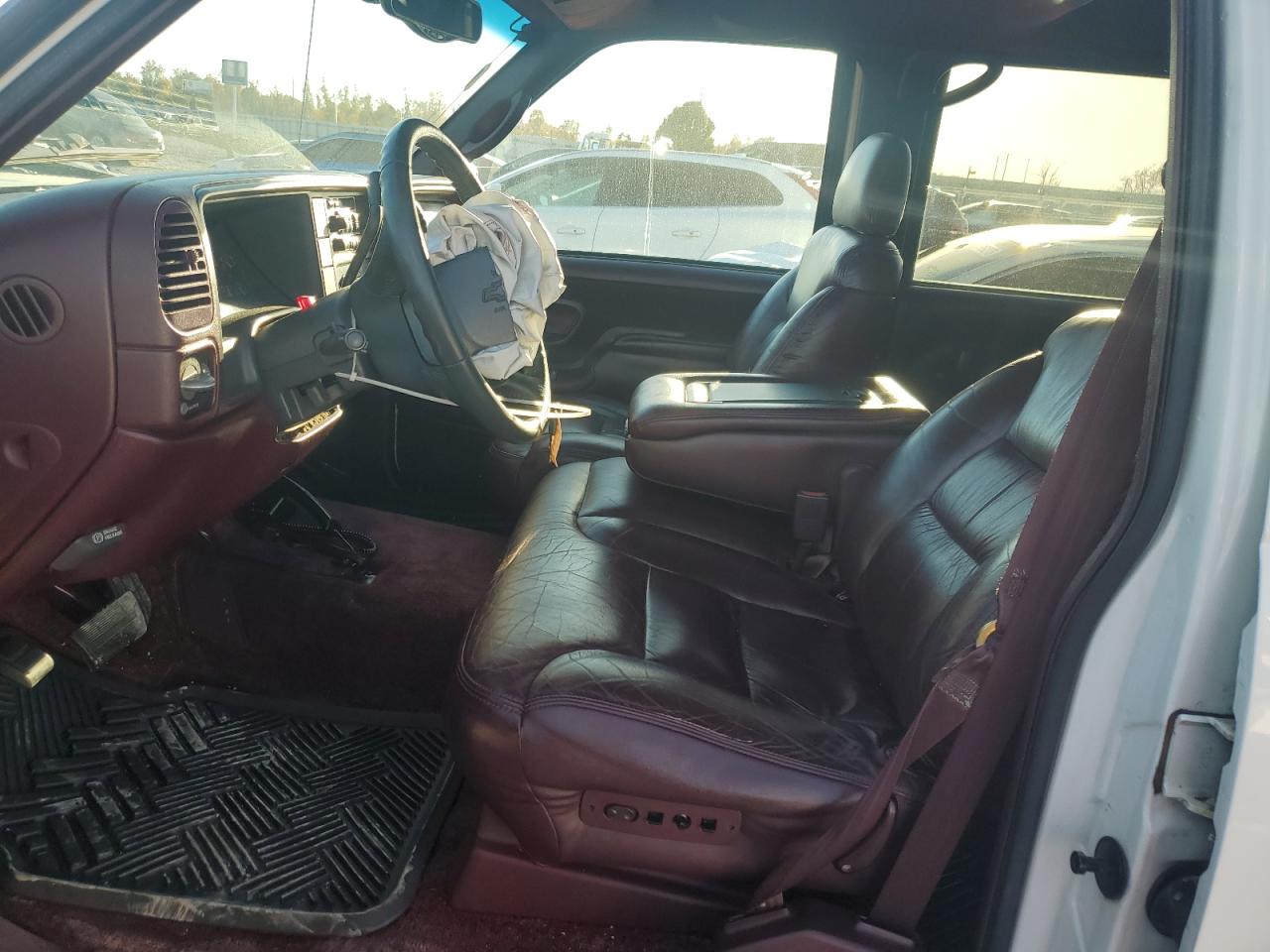 Chevrolet Suburban K1500 Image 9