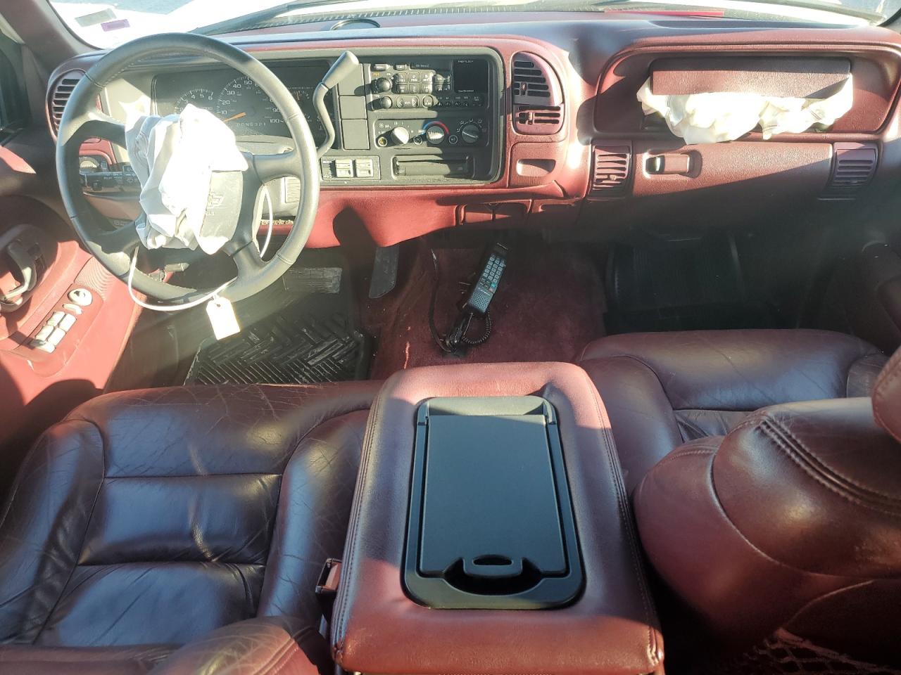 Chevrolet Suburban K1500 Image 2