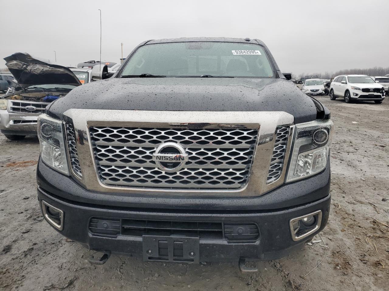 Nissan Titan Sl Image 5