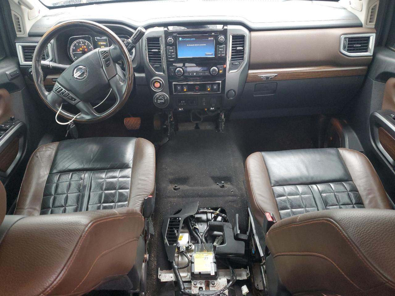 Nissan Titan Sl Image 7