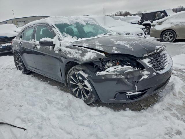 Chrysler 200 Limited Image 3