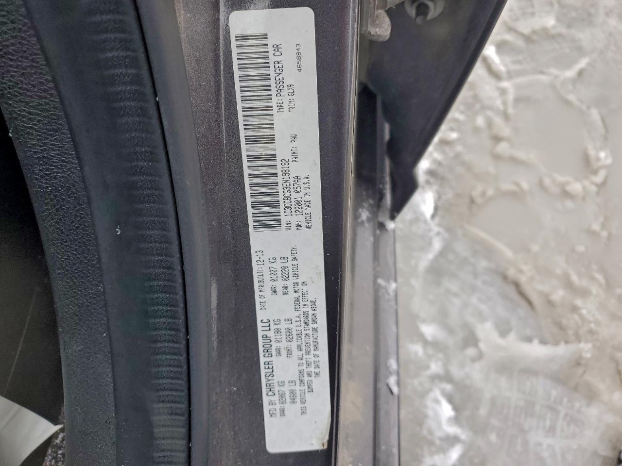 Chrysler 200 Limited Image 8