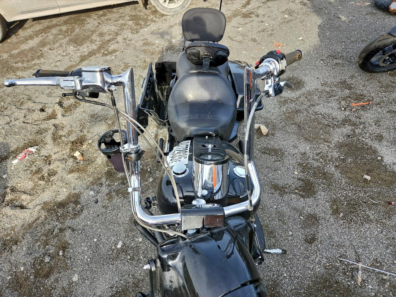 Harley-Davidson Fl Image 6