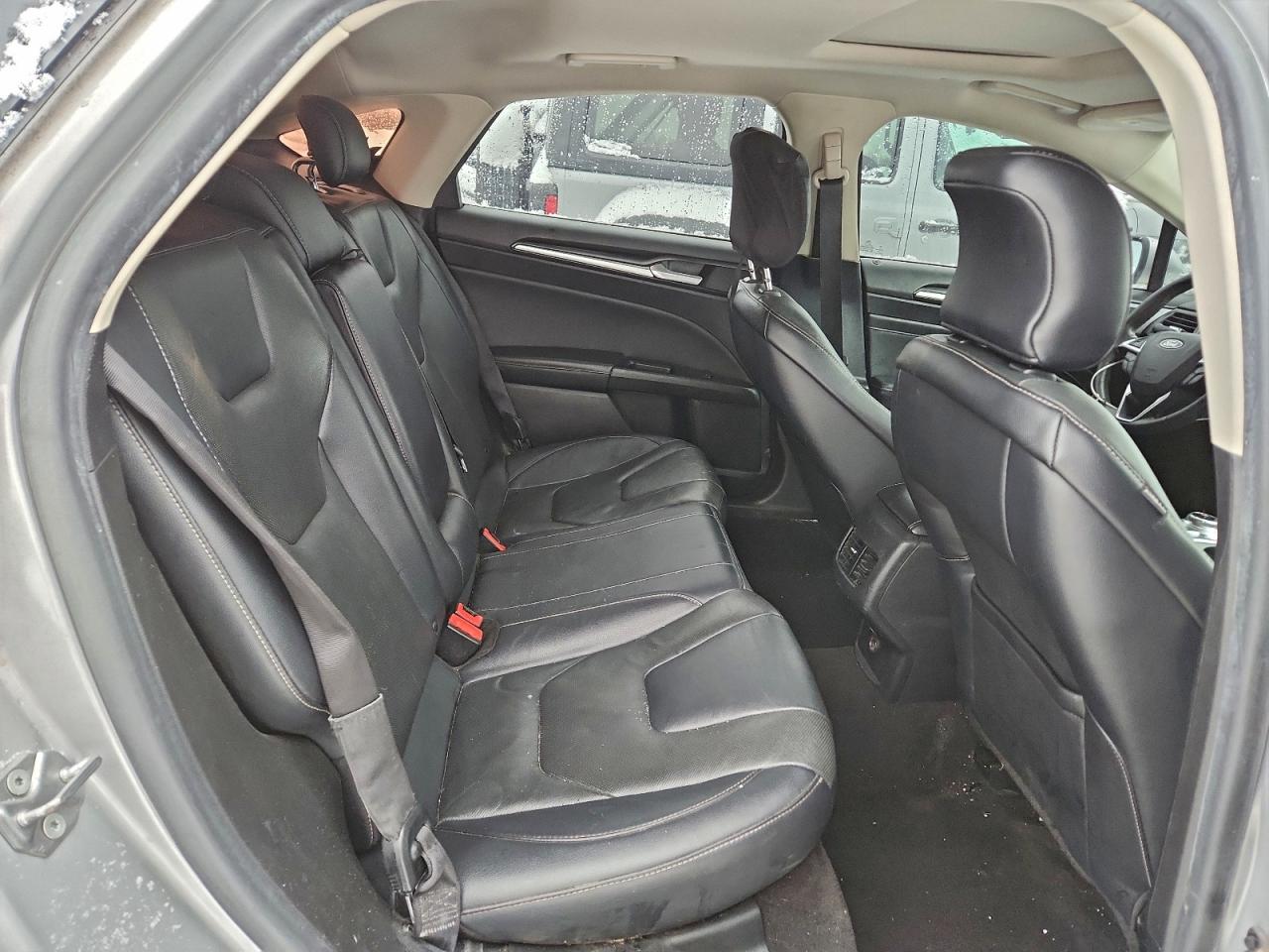 Ford Fusion Titanium Image 9