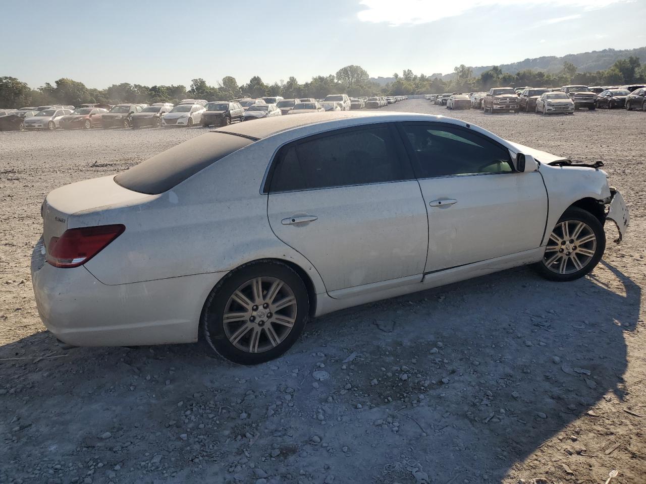 Toyota Avalon Xl Image 6