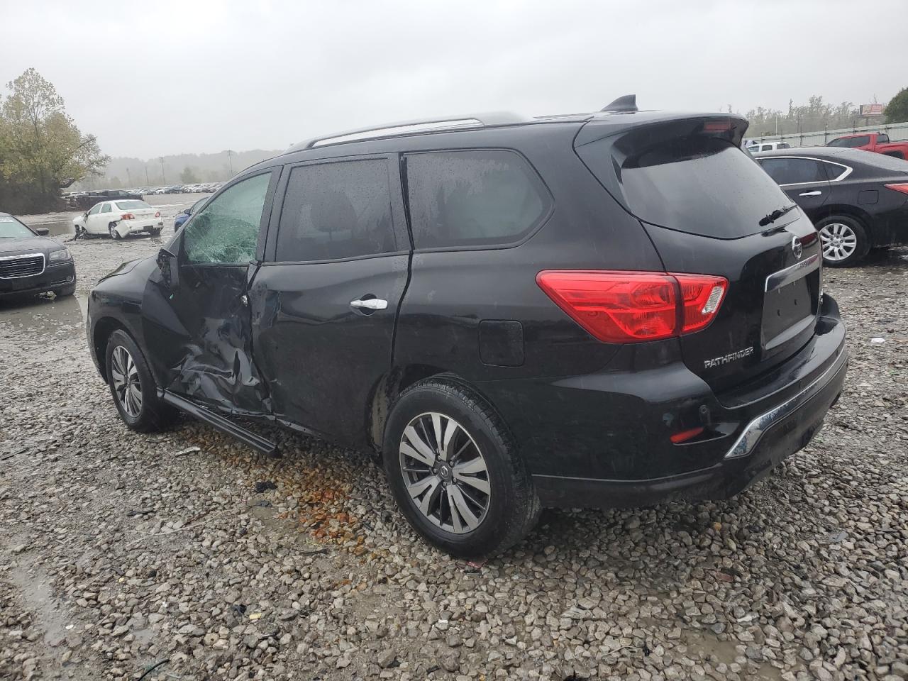 Nissan Pathfinder S Image 3