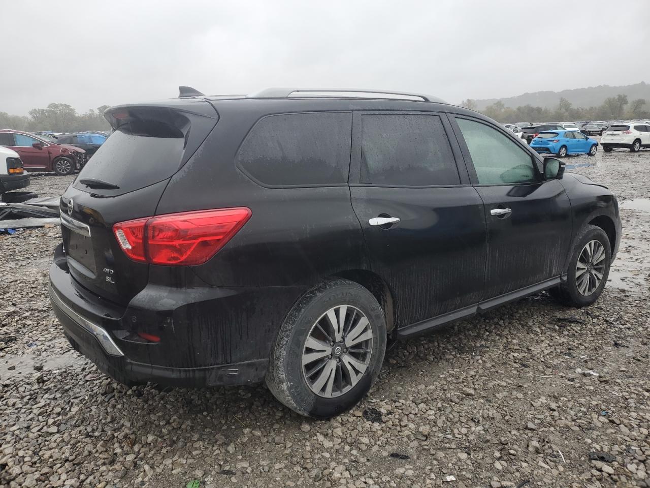 Nissan Pathfinder S Image 11