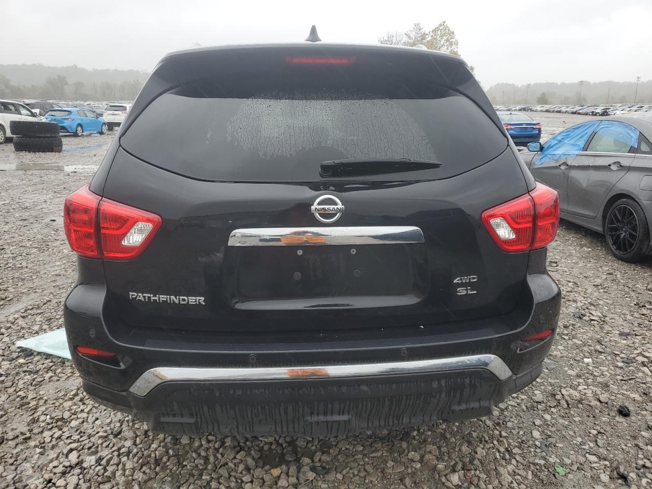 Nissan Pathfinder S Image 5
