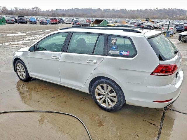 Volkswagen Golf S Image 2