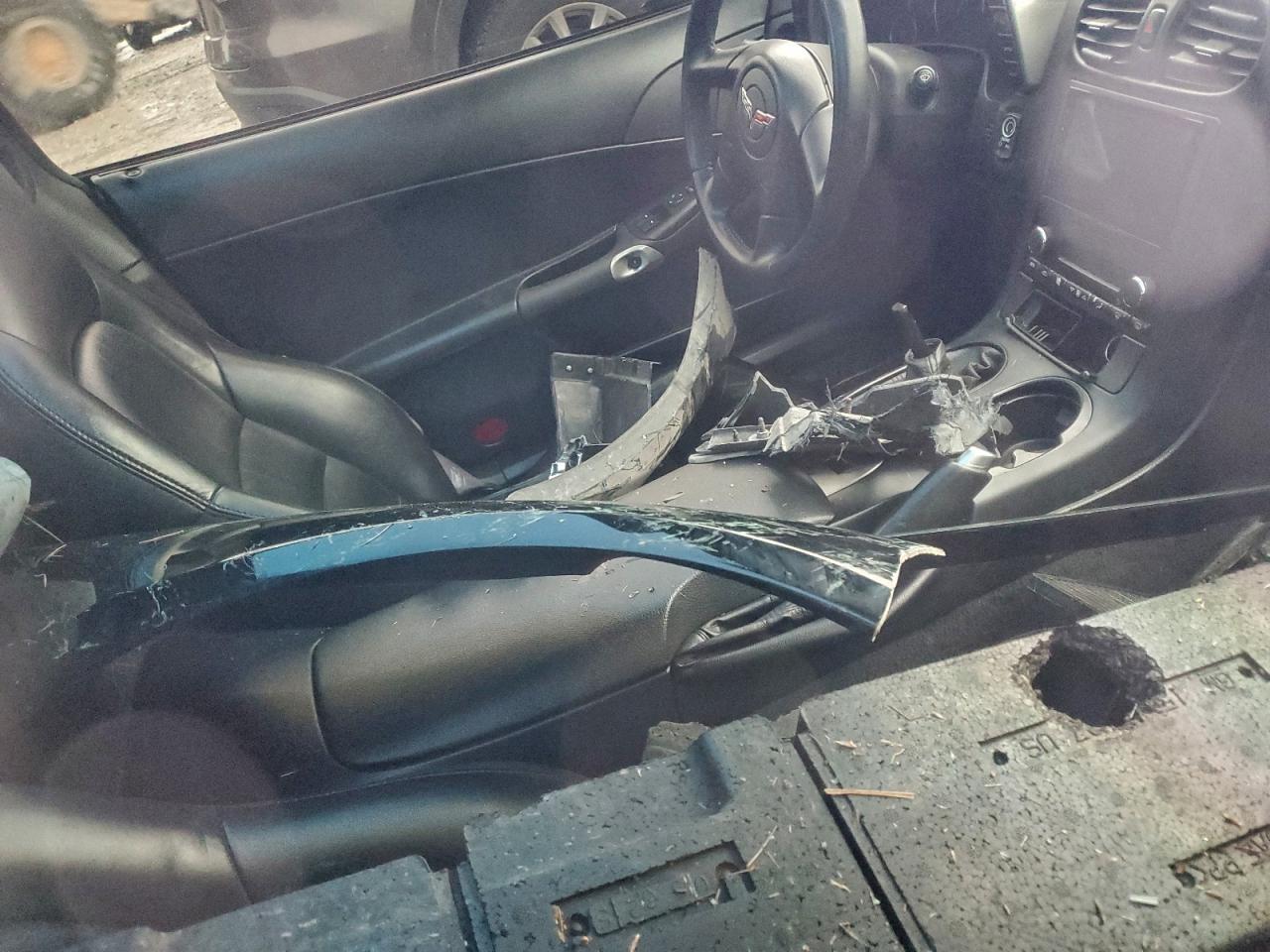 Chevrolet Corvette Image 8