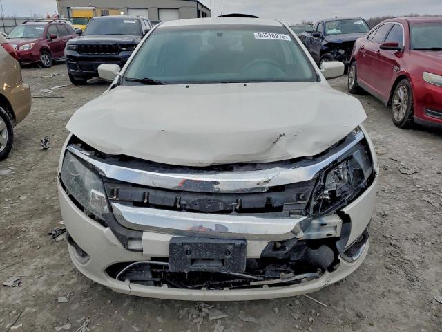 Ford Fusion Hybrid Image 3