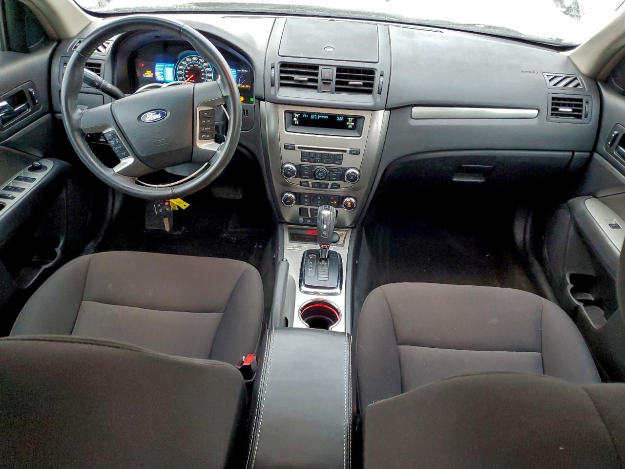 Ford Fusion Hybrid Image 11