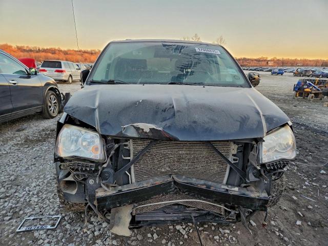 Chrysler Minivan Touring Image 4