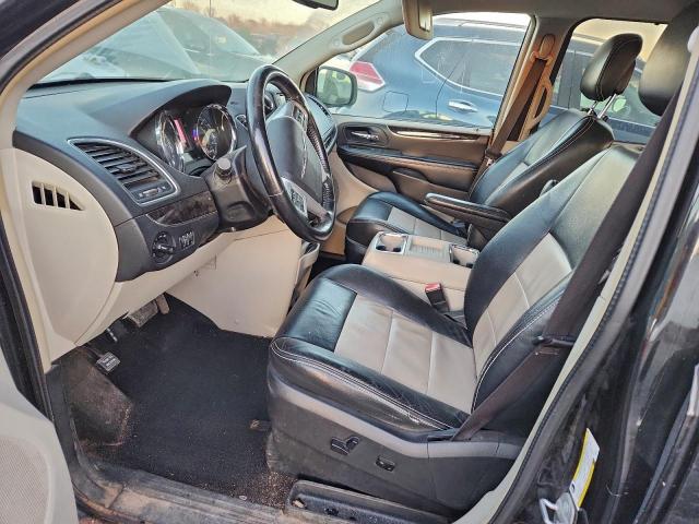 Chrysler Minivan Touring Image 3