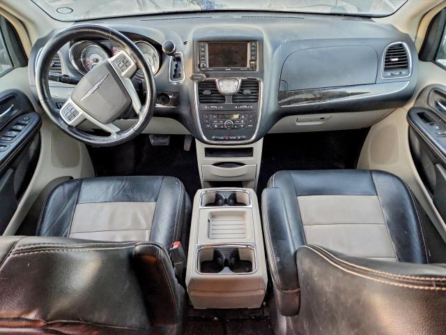 Chrysler Minivan Touring Image 14