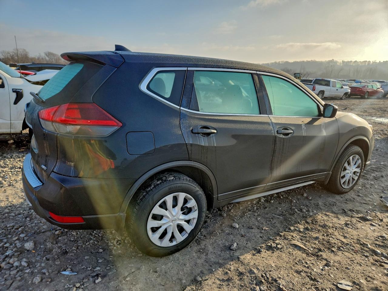 Nissan Rogue S Image 12