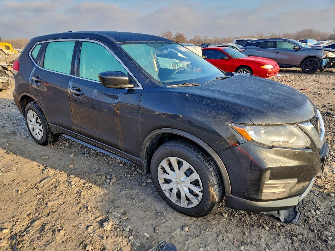 Nissan Rogue S Image 4