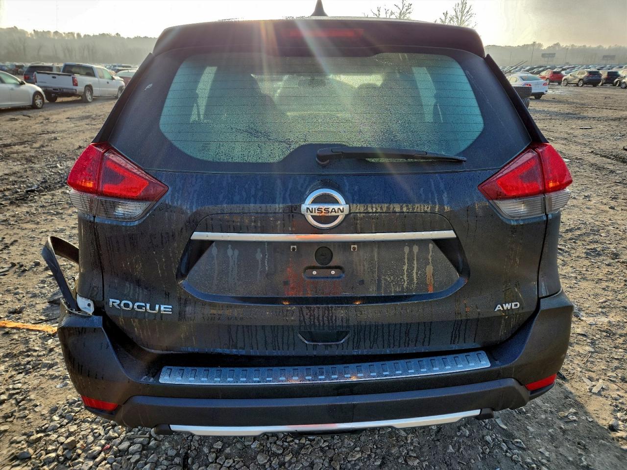 Nissan Rogue S Image 2