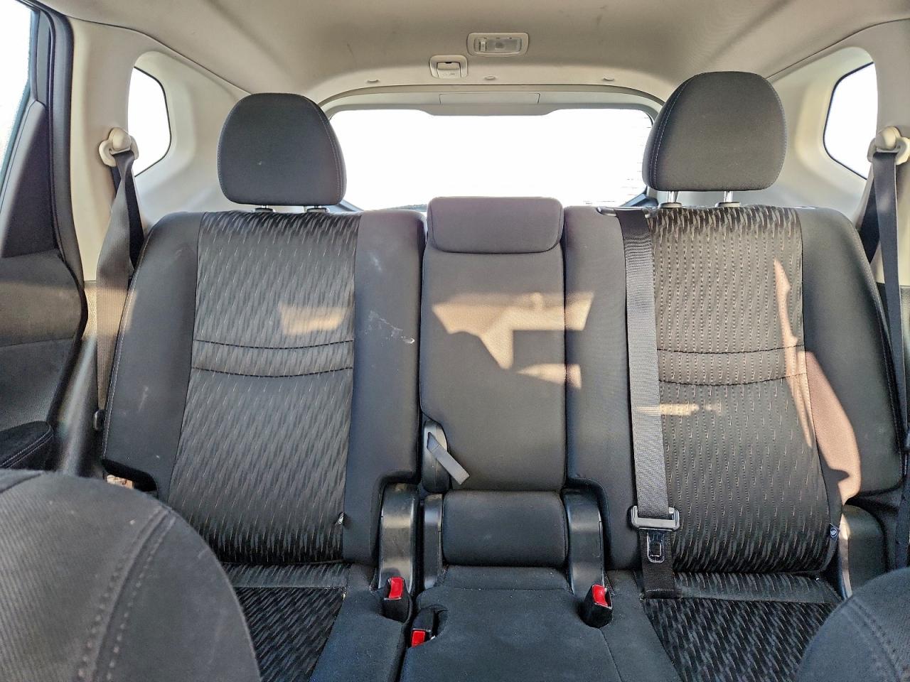 Nissan Rogue S Image 3