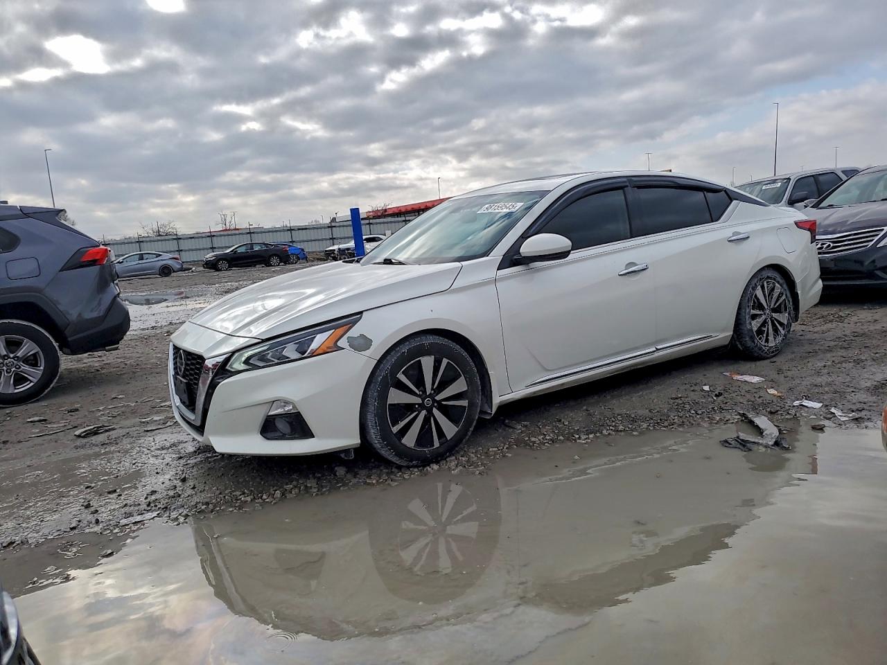 Nissan Altima Sv Image 1