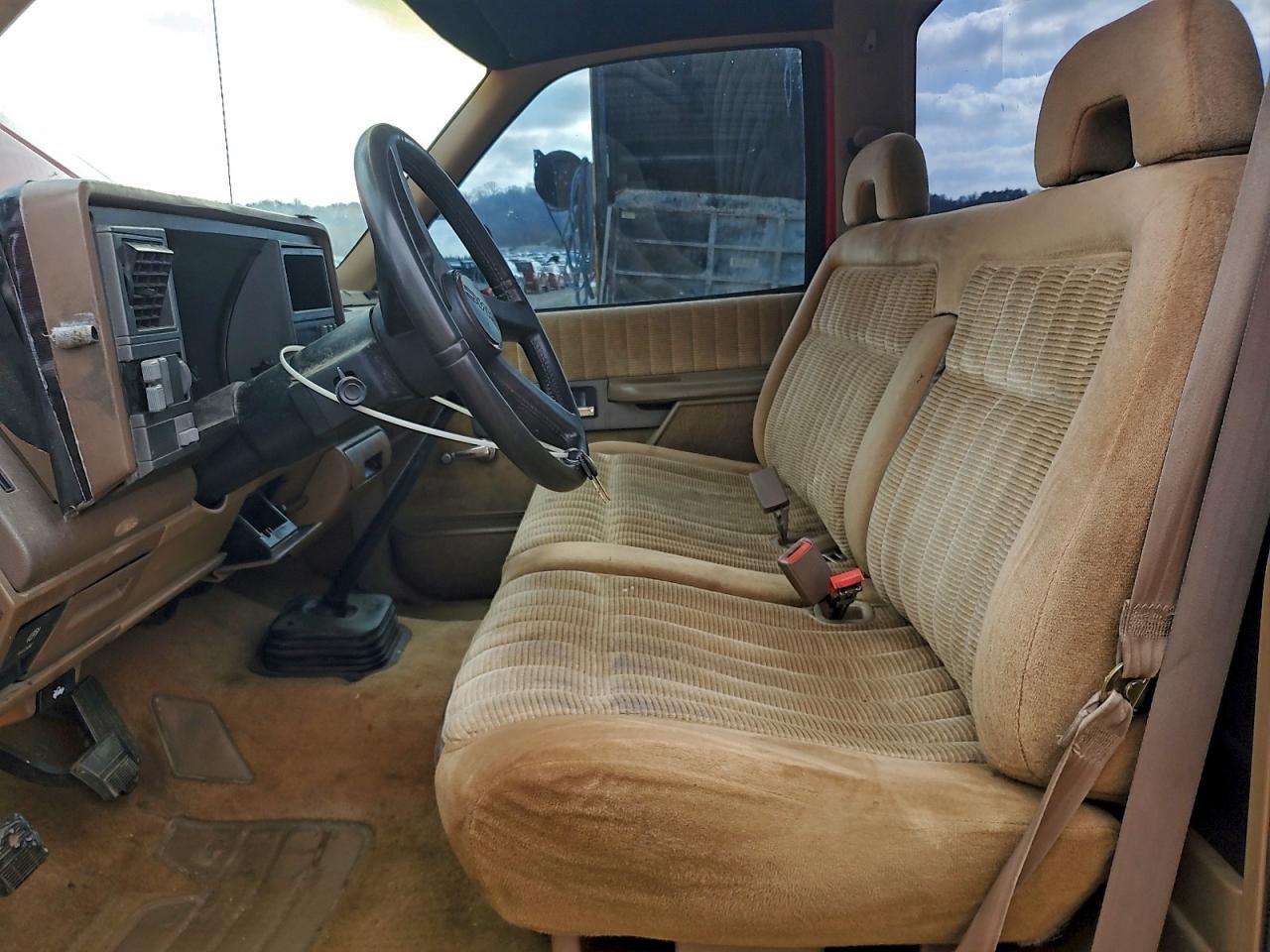 GMC Sierra C1500 Image 11