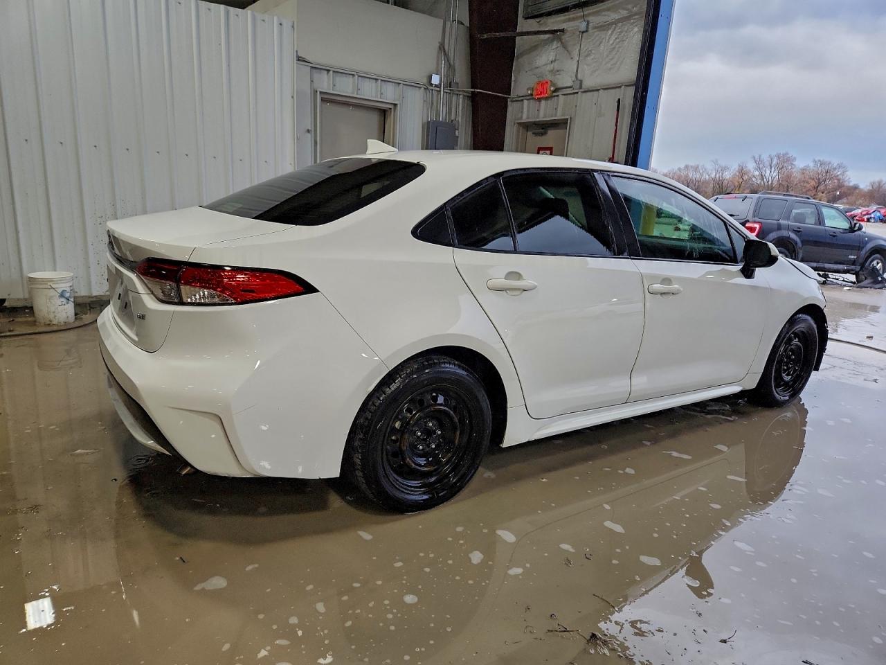 Toyota Corolla Le Image 4