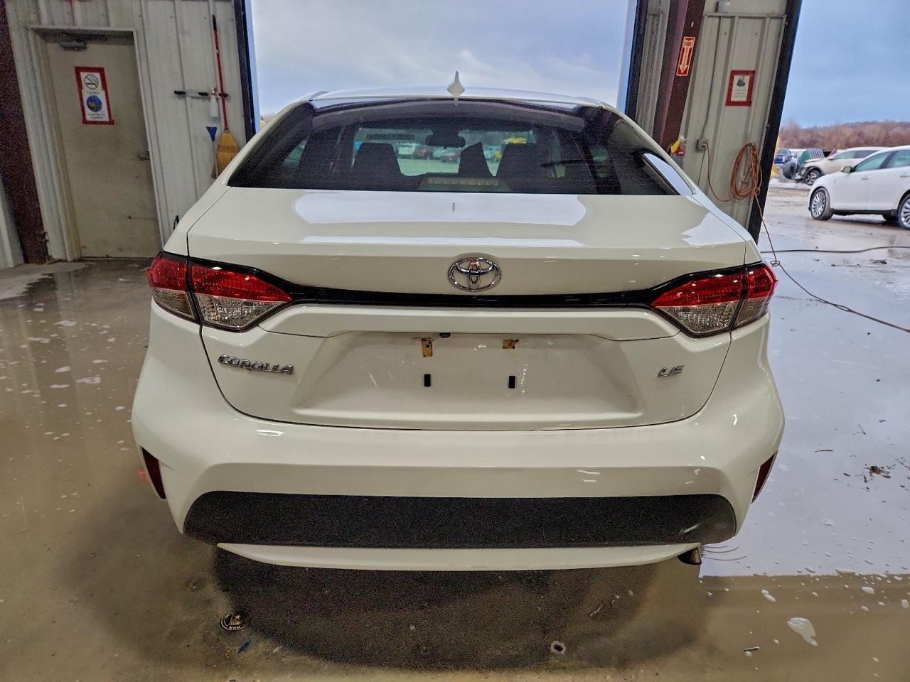 Toyota Corolla Le Image 9