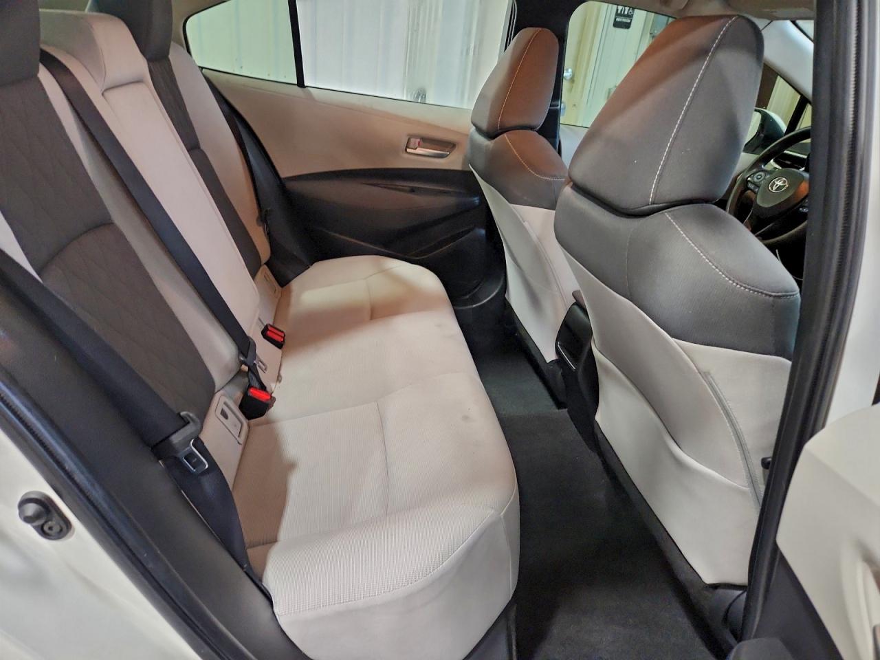 Toyota Corolla Le Image 5